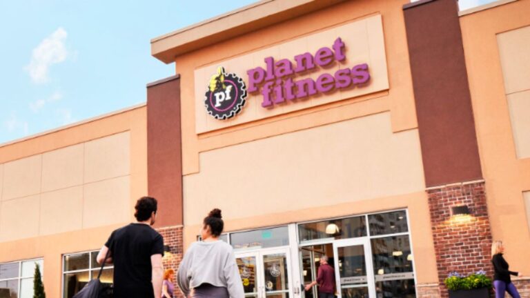 casey willard at planet fitness image